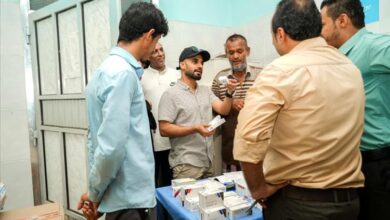 مدير صيرة يتفقد المخيم الطبي المجاني بمجمع الميدان الصحي