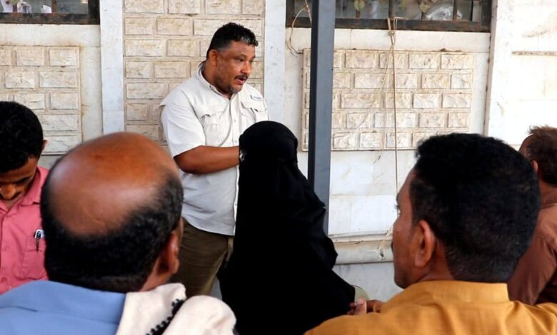 مدير شرطة الحديدة يشدد على تحسين الأداء في مصلحة الأحوال الشخصية بالخوخة