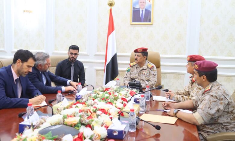 الداعري لسفير الاتحاد الأوروبي: إيران تواصل إغراق اليمن بالأسلحة والمخدرات 1 الداعري لسفير الاتحاد الأوروبي: إيران تواصل إغراق اليمن بالأسلحة والمخدرات