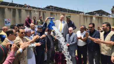 الخلية الإنسانية تفتتح مشروعي مياه يخدمان عشرات الآلاف في تعز