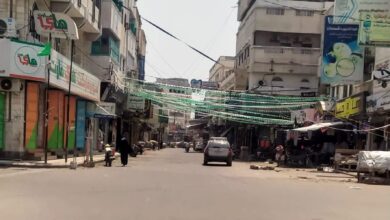 سوق المطراق نموذجًا.. مليشيا الحوثي تخنق أرزاق أهالي الحديدة