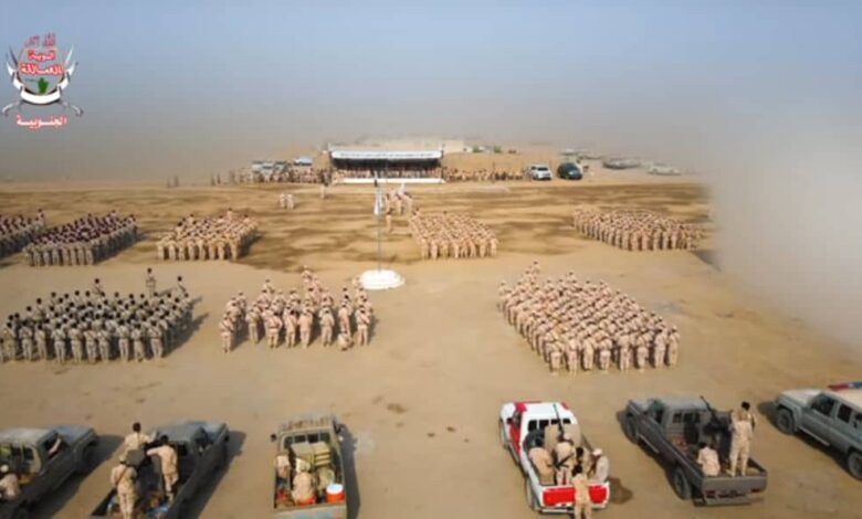 وزير الدفاع يشهد عرضاً عسكرياً لقوات العمالقة الجنوبية ويشيد بانضباطها وجاهزيتها 1 وزير الدفاع يشهد عرضاً عسكرياً لقوات العمالقة الجنوبية ويشيد بانضباطها وجاهزيتها