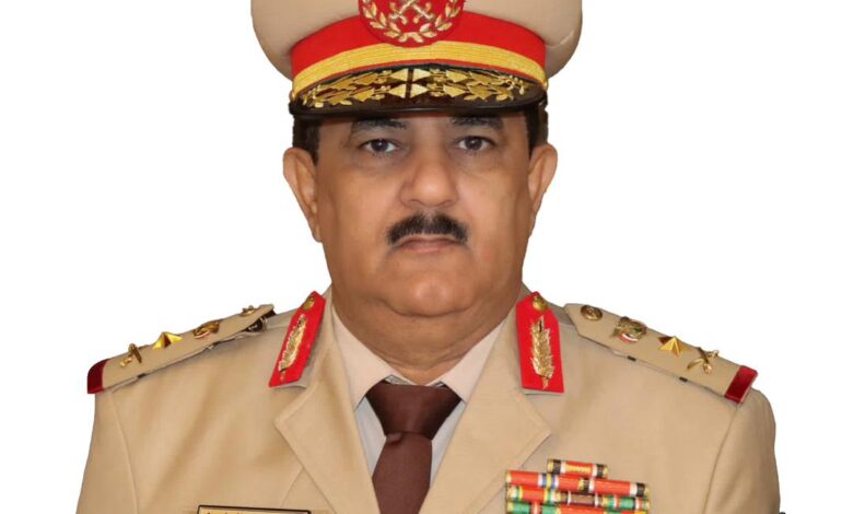 وزير الدفاع يشدد على ضرورة تعزيز أجواء الأمن والاستقرار في تعز 1 وزير الدفاع يشدد على ضرورة تعزيز أجواء الأمن والاستقرار في تعز