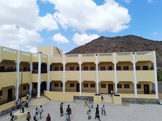 وكيل شبوة يفتتح مدرسة الحنك للبنات في نصاب بدعم إماراتي 1 وكيل شبوة يفتتح مدرسة الحنك للبنات في نصاب بدعم إماراتي