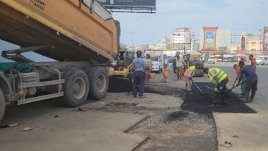 مدير المنصورة يتفقد أعمال صيانة الطرق ويؤكد أولوية تأهيل البنية التحتية