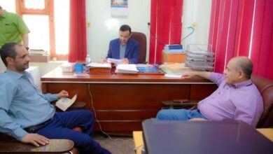 محافظ شبوة يبحث ترتيبات تشغيل أجهزة طبية متطورة بمستشفى الشيخ محمد بن زايد