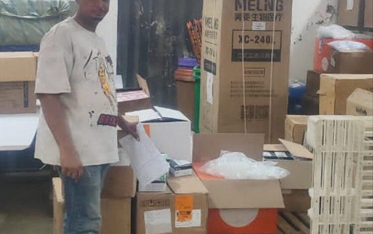 بتوجيهات من وزير الصحة.. دعم طبي واسع لمستشفيات عدن وتعز والضالع 1 بتوجيهات من وزير الصحة.. دعم طبي واسع لمستشفيات عدن وتعز والضالع