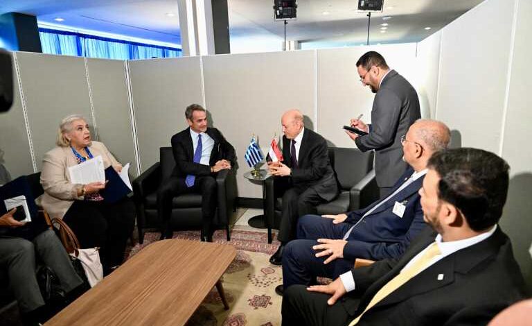 العليمي يثمّن دعم اليونان لليمن ويشدد على مواجهة تهريب الأسلحة الإيرانية 1 العليمي يثمّن دعم اليونان لليمن ويشدد على مواجهة تهريب الأسلحة الإيرانية
