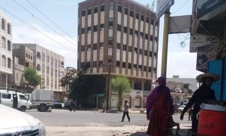 قيادات إخوانية تستولي على مستشفى شيخ تهامي وتحوّله إلى معتقل في تعز 1 قيادات إخوانية تستولي على مستشفى شيخ تهامي وتحوّله إلى معتقل في تعز