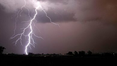 صواعق رعدية في الحديدة تتسبب بوفاة وإصابة 18 شخصاً بينهم أطفال