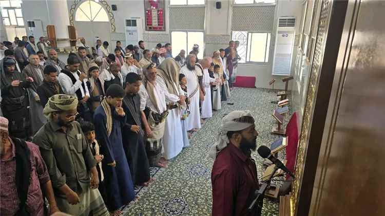 شبوة تودّع الرئيس هادي بصلاة الغائب واستذكار مسيرته الوطنية