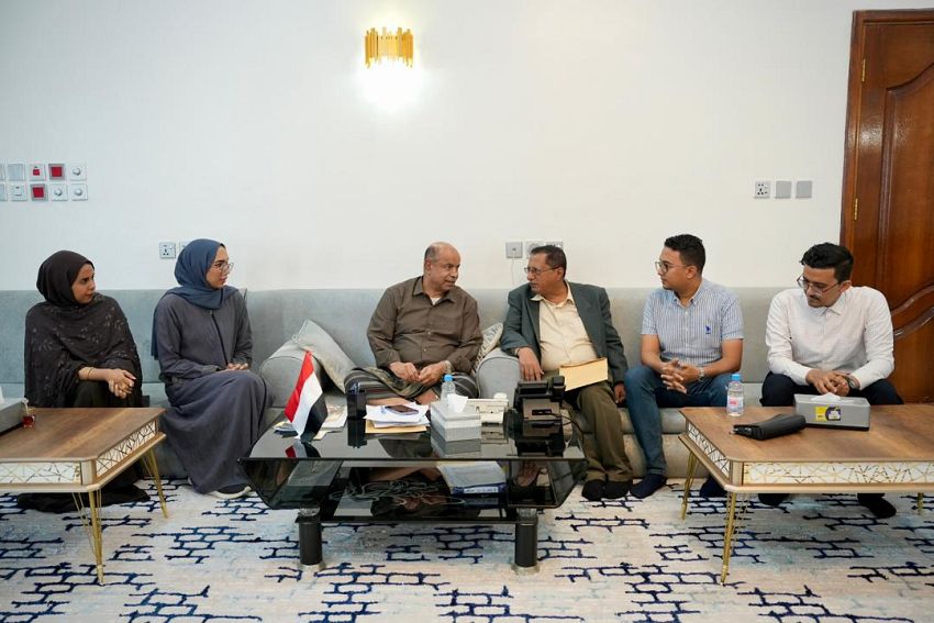 الخنبشي يتابع مشاريع دعم الشباب ويبحث استعدادات القمة الثقافية اليمنية في المكلا