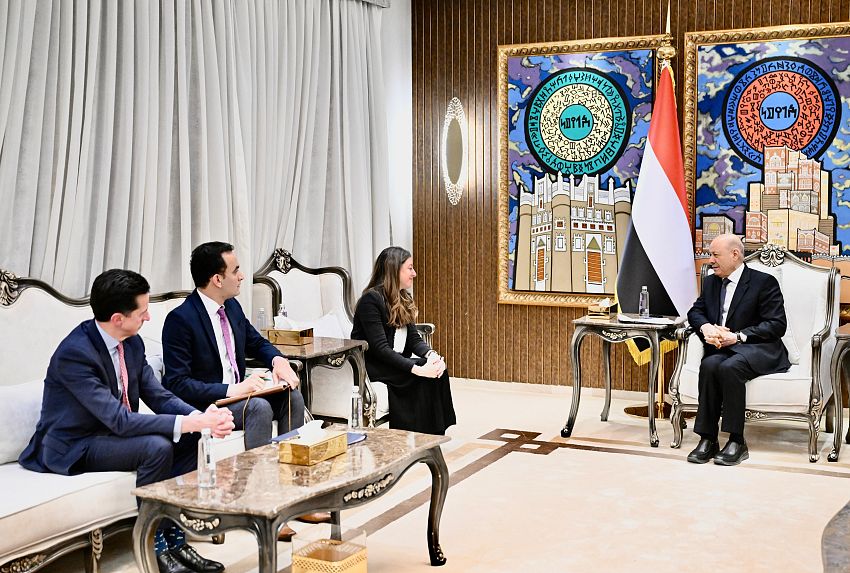 العليمي: إنهاء حرب اليمن يتطلب التعامل مع الحوثيين كمشروع إيراني لا كطرف سياسي