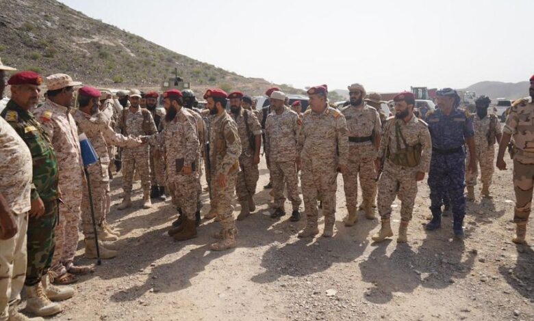 إشراف ميداني لتعزيز الانضباط وتنفيذ التسليم بمحور أبين 1 إشراف ميداني لتعزيز الانضباط وتنفيذ التسليم بمحور أبين