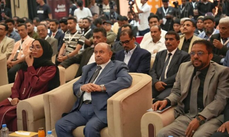 الخنبشي يدشن القمة الثقافية اليمنية ويؤكد دور الثقافة في بناء السلام 1 الخنبشي يدشن القمة الثقافية اليمنية ويؤكد دور الثقافة في بناء السلام