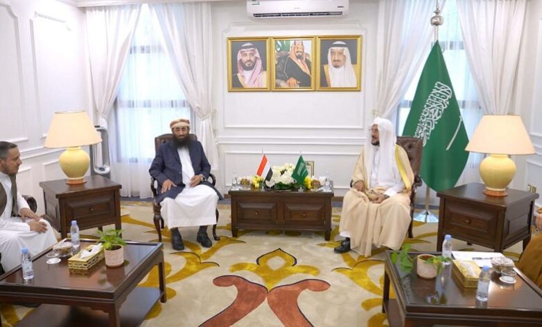الوادعي وآل الشيخ يبحثان في جدة تعزيز التعاون الدعوي ودعم استقرار اليمن