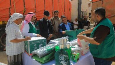 سلمان للإغاثة يدشن توزيع مساعدات غذائية وإيوائية للأسر المتضررة في حضرموت 8 سلمان للإغاثة يدشن توزيع مساعدات غذائية وإيوائية للأسر المتضررة في حضرموت