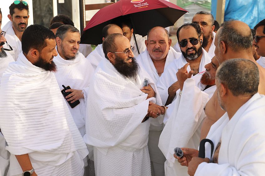 وزير الأوقاف يتابع خدمات الحجاج في عرفات ويشيد بالتزامهم خلال أداء ركن الحج الأعظم