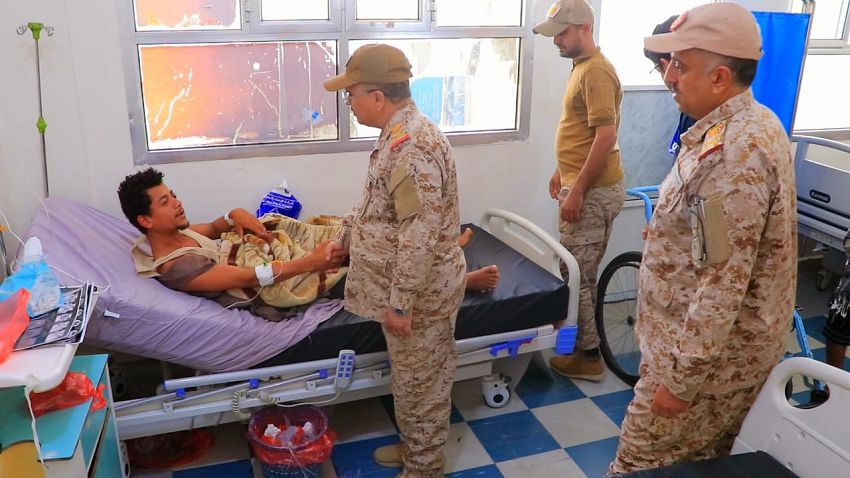 زيارة تفقدية لجرحى القوات المسلحة في مأرب وتأكيد على الاهتمام برعايتهم الصحية