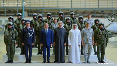 الرئيسان الإماراتي والمصري يتفقدان جاهزية مفرزة المقاتلات المصرية في الإمارات 7 الرئيسان الإماراتي والمصري يتفقدان جاهزية مفرزة المقاتلات المصرية في الإمارات