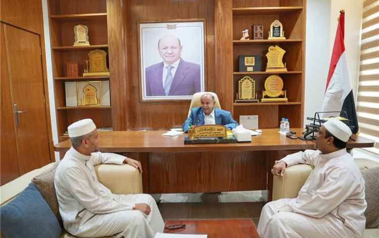محافظ حضرموت يطلع على ترتيبات المخيمات الصيفية في مساجد المكلا والمديريات 1 محافظ حضرموت يطلع على ترتيبات المخيمات الصيفية في مساجد المكلا والمديريات