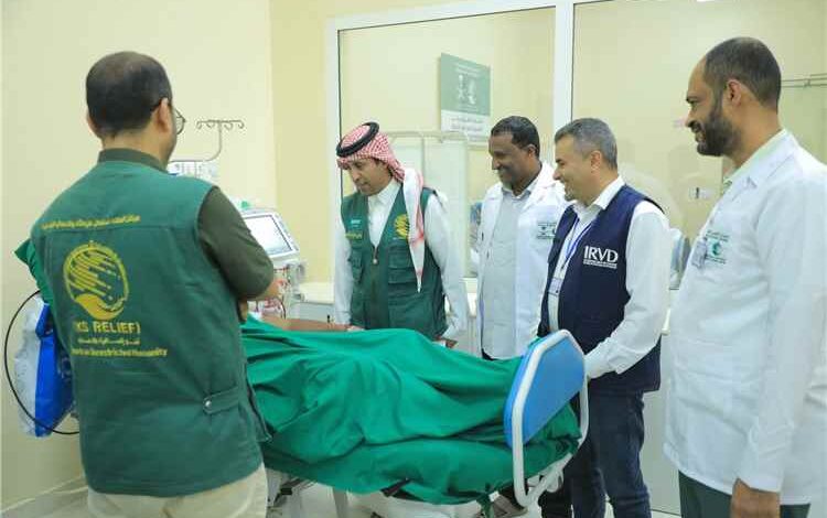 وفد مركز الملك سلمان يتفقد مركز الغسيل الكلوي بالمهرة ويشيد بمستوى الخدمات الطبية 1 وفد مركز الملك سلمان يتفقد مركز الغسيل الكلوي بالمهرة ويشيد بمستوى الخدمات الطبية