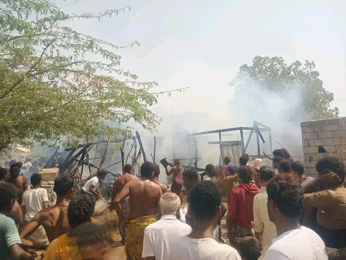 حريق يلتهم مأوى أسرة نازحة شرق الخوخة ويخلّف خسائر واسعة