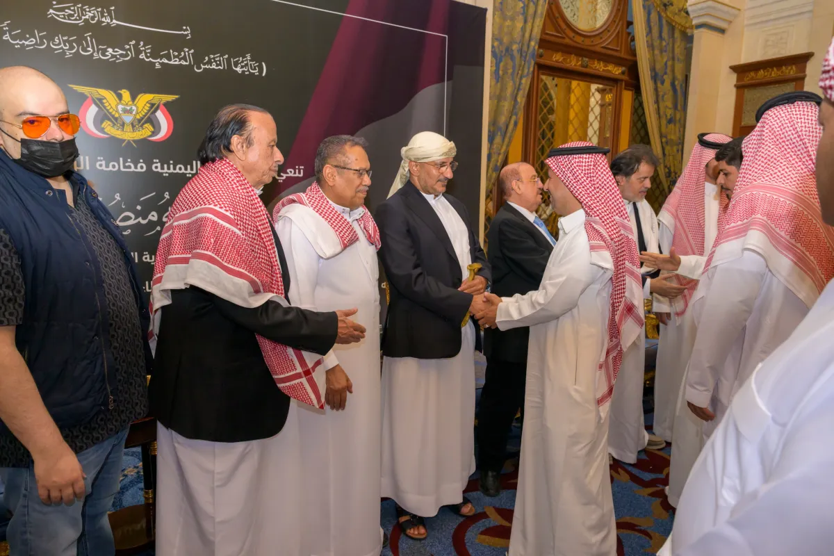 طارق صالح يشارك في عزاء الرئيس السابق عبدربه منصور هادي بالرياض