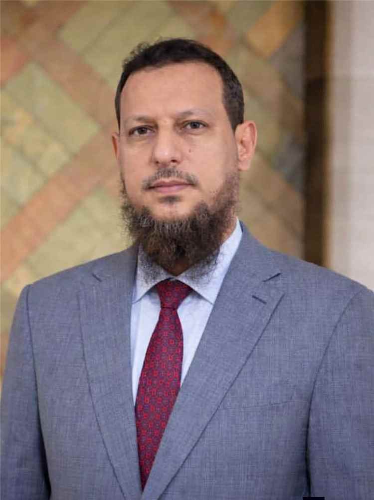محافظ عدن يثمّن الدعم السعودي الجديد لقطاع الكهرباء في اليمن