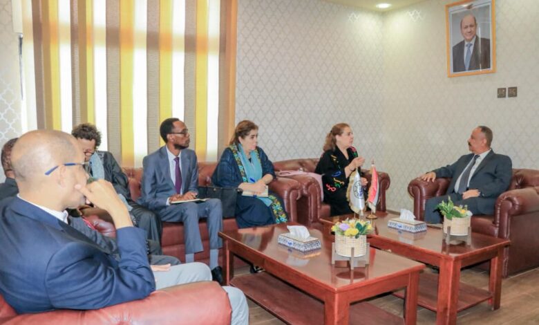 إعادة تأهيل ميناء عدن بدعم ياباني محور لقاء وزير النقل والممثل الأممي