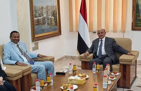 البنك المركزي يبحث مع برنامج الغذاء العالمي تسهيل تنفيذ الأعمال الإنسانية في اليمن