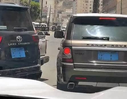 صنعاء.. مليشيا الحوثي تهدد ناشطا بالسجن والمحاكمة بعد كشفه تزوير لوحات السيارات 1 صنعاء.. مليشيا الحوثي تهدد ناشطا بالسجن والمحاكمة بعد كشفه تزوير لوحات السيارات