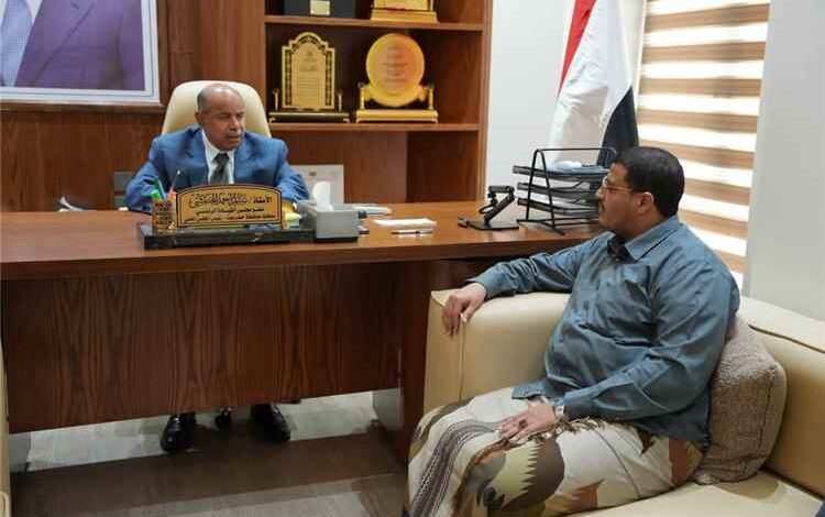 الخنبشي يتلقى إحاطة حول تموين المطارات بالوقود لضمان تفويج الحجاج وانتظام الرحلات