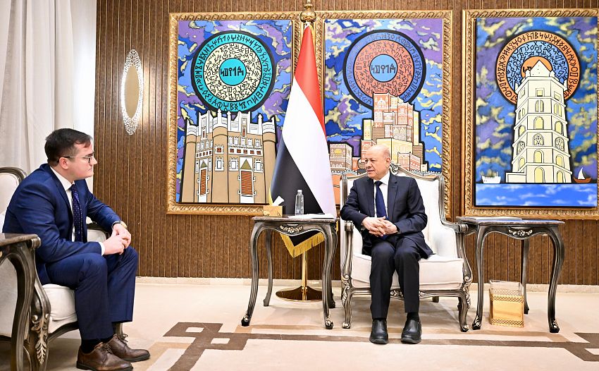 العليمي يؤكد تطلع اليمن إلى دور روسي أكبر في مرحلة التعافي وإعادة الإعمار