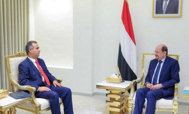الزنداني يبحث مع السفير الليبي آفاق التعاون المشترك