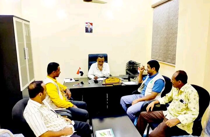 الحديدة.. لجنة وزارية تستعرض تداعيات التهديدات الحوثية على البيئة البحرية 1 الحديدة.. لجنة وزارية تستعرض تداعيات التهديدات الحوثية على البيئة البحرية
