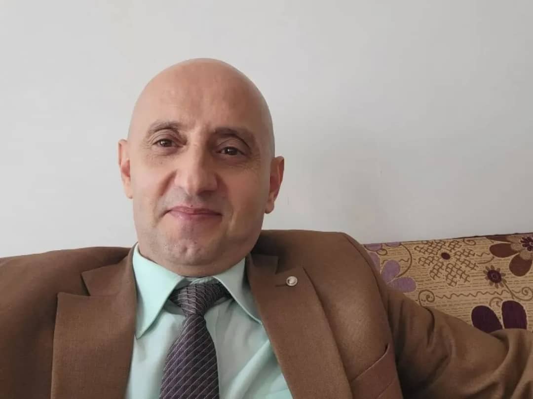 صنعاء.. أسرة صحفي مختطف تطالب بالكشف عن مصيره وتحمل الحوثيين مسؤولية سلامته