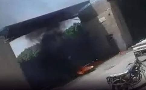 صنعاء.. مليشيا الحوثي تحاصر مصنع مياه شملان وتمنع تشغيله لفرض جبايات بالقوة 1 صنعاء.. مليشيا الحوثي تحاصر مصنع مياه شملان وتمنع تشغيله لفرض جبايات بالقوة