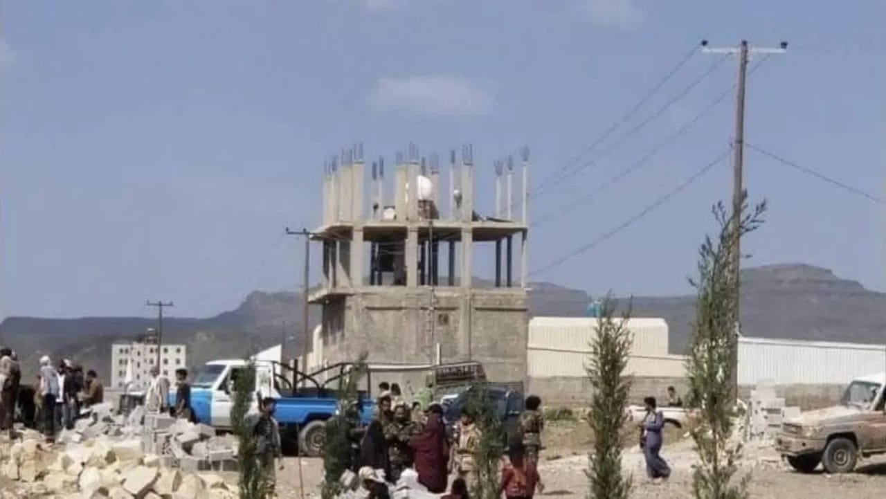 قيادات حوثية متورطة في نهب أراضٍ حكومية بصنعاء تحت غطاء وثائق مشبوهة