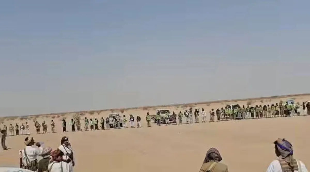 احتجاجاً على اختطاف الحزمي ومستجيرته.. قبائل الجوف تقاطع فعالية حوثية مسلحة