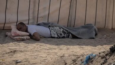 الحديدة.. مليشيا الحوثي تفاقم معاناة السكان بقطع الكهرباء وسط موجة حر خانقة 9 الحديدة.. مليشيا الحوثي تفاقم معاناة السكان بقطع الكهرباء وسط موجة حر خانقة