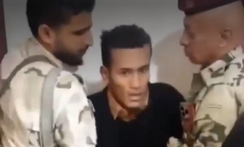 القبض على متهم بجريمة قتل أثناء محاولته الفرار من تعز بزي نسائي