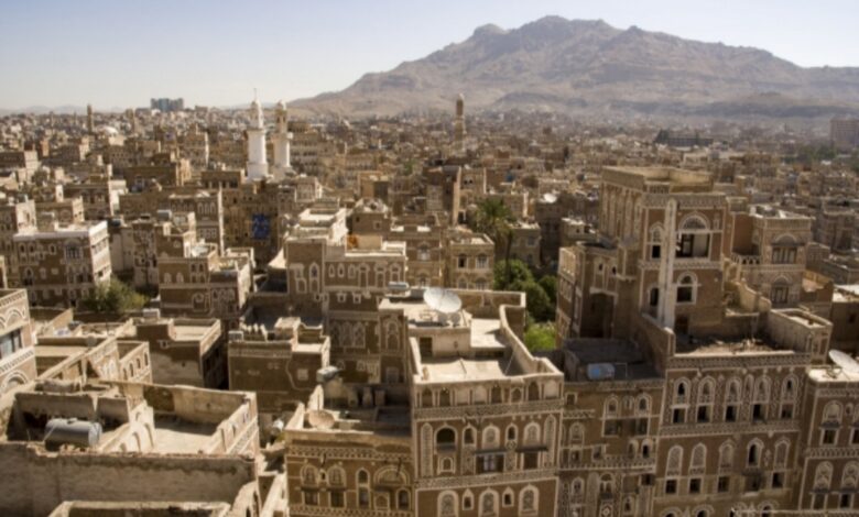صنعاء.. مقتل شخص وإصابة اثنين في اشتباكات مسلحة بسبب نزاع على أرض 1 صنعاء.. مقتل شخص وإصابة اثنين في اشتباكات مسلحة بسبب نزاع على أرض