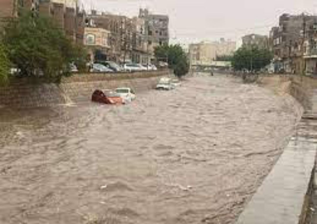 تحذيرات جوية من حرارة مرتفعة وسيول محتملة في عدة محافظات