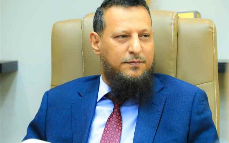 محافظ عدن يوجّه بتكثيف الجهود الميدانية وتحسين الخدمات خلال عيد الأضحى