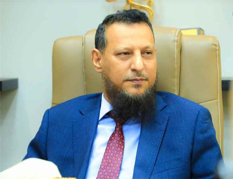 محافظ عدن يوجّه بتكثيف الجهود الميدانية وتحسين الخدمات خلال عيد الأضحى