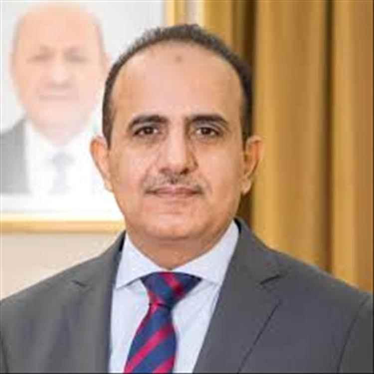 وزير الصحة يهنئ القيادة الرئاسية بعيد الأضحى ويشيد بصمود الكوادر الصحية