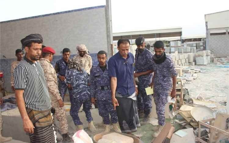 حملة أمنية في حضرموت تطيح بمعامل غير قانونية لاستخراج الذهب بالمكلا