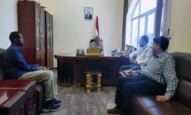 مدير المخا يبحث مع “هاند كاب الدولية” توسيع التدخلات الإغاثية والخدمية لدعم المتضررين 1 مدير المخا يبحث مع “هاند كاب الدولية” توسيع التدخلات الإغاثية والخدمية لدعم المتضررين