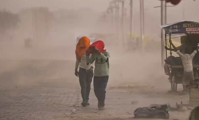 مصرع 89 شخصاً جراء عاصفة عنيفة تضرب ولاية هندية